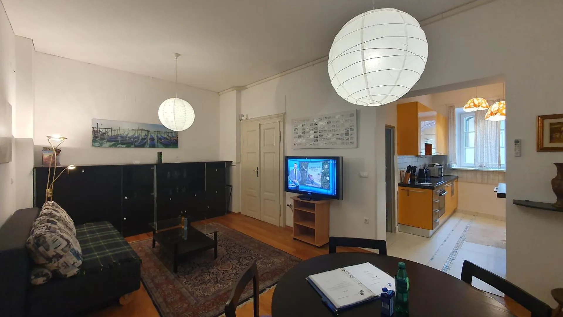 Rimska Apartments Tour As Λιουμπλιάνα Σλοβενία
